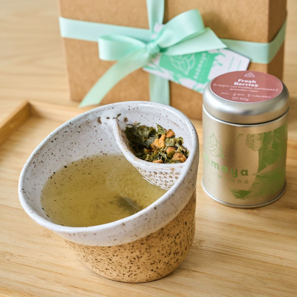 Set de té para regalo – Taza de cerámica gres beige + té en hebras