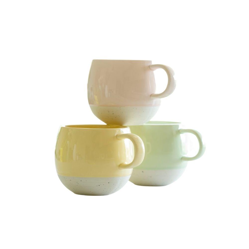 Mug curvo amarillo pastel 2
