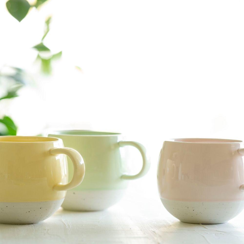 Mug curvo amarillo paste 3
