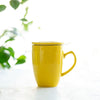 Mug con infusor amarillo 2